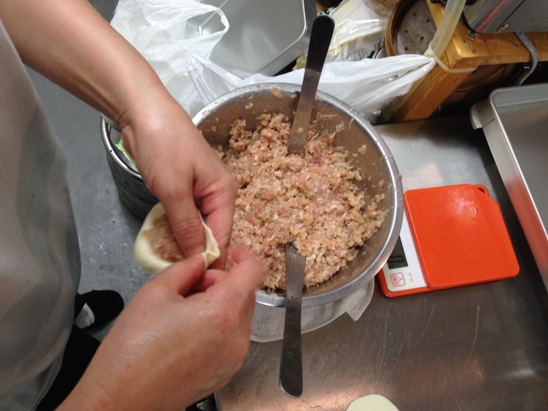 「肉汁たっぷり!」の蒸し小龍包/ショウロンポウ　3500円以上お買い上げのお客様は「送料無料!」